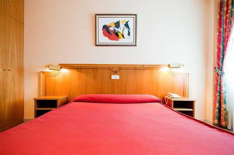 Hotel Rey Arturo Burgos Villagonzalo Pedernales Экстерьер фото