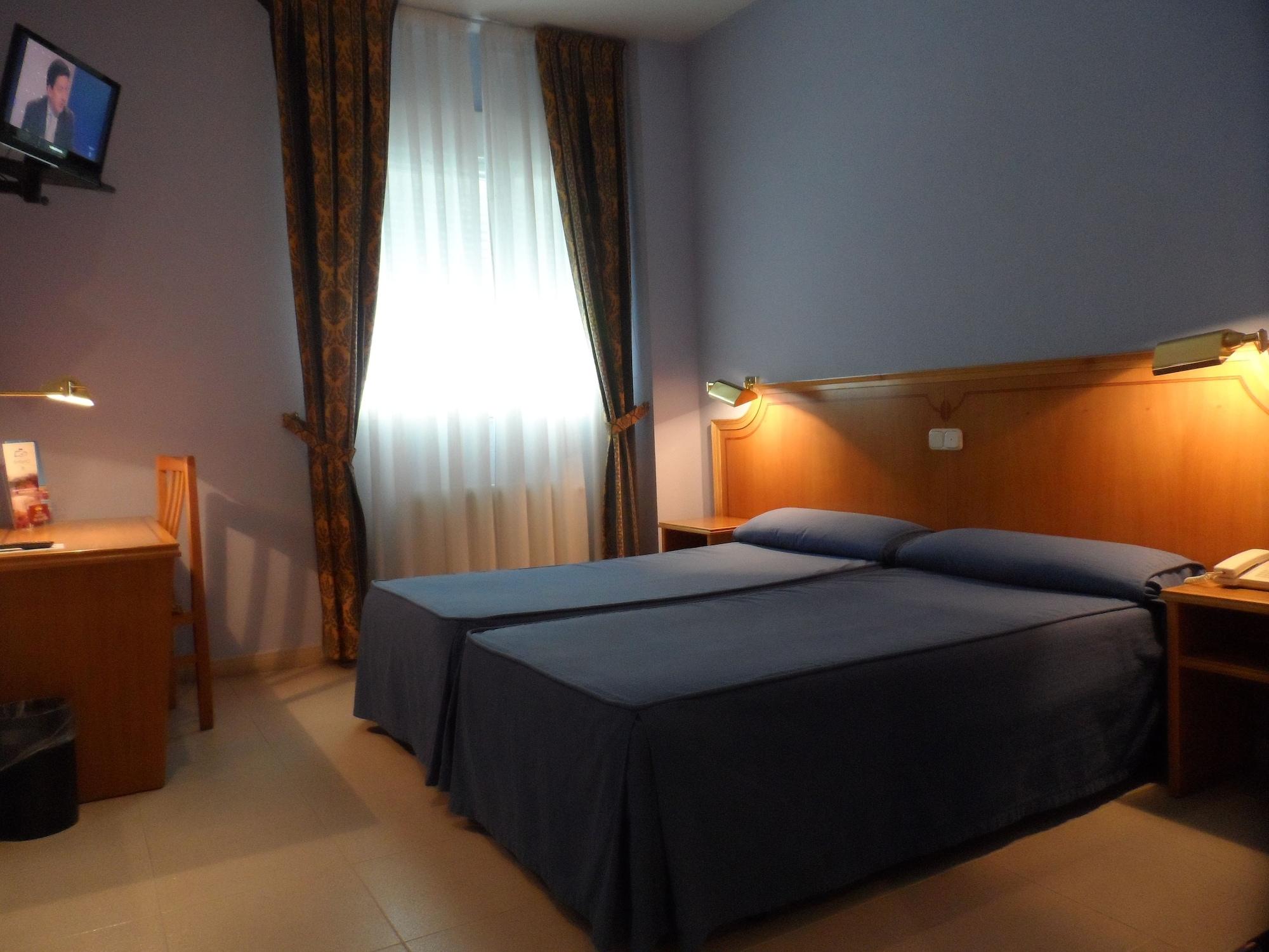 Hotel Rey Arturo Burgos Villagonzalo Pedernales Экстерьер фото