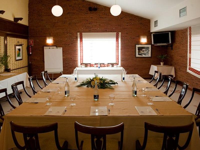 Hotel Rey Arturo Burgos Villagonzalo Pedernales Экстерьер фото