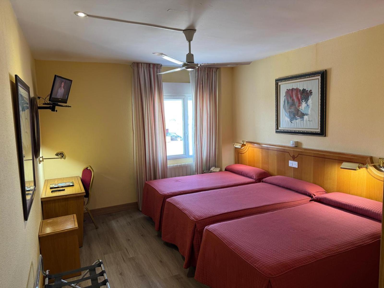 Hotel Rey Arturo Burgos Villagonzalo Pedernales Экстерьер фото