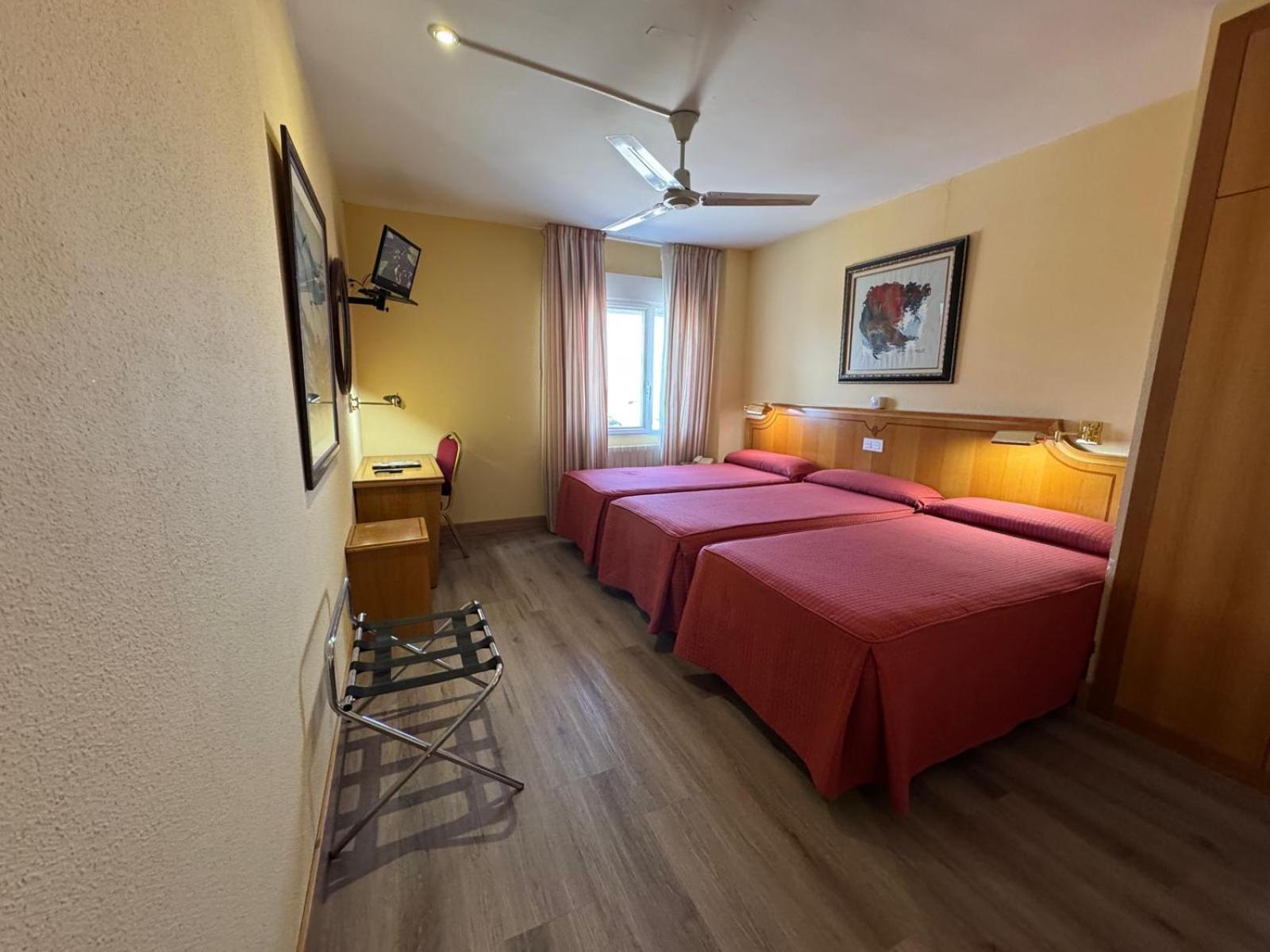 Hotel Rey Arturo Burgos Villagonzalo Pedernales Экстерьер фото