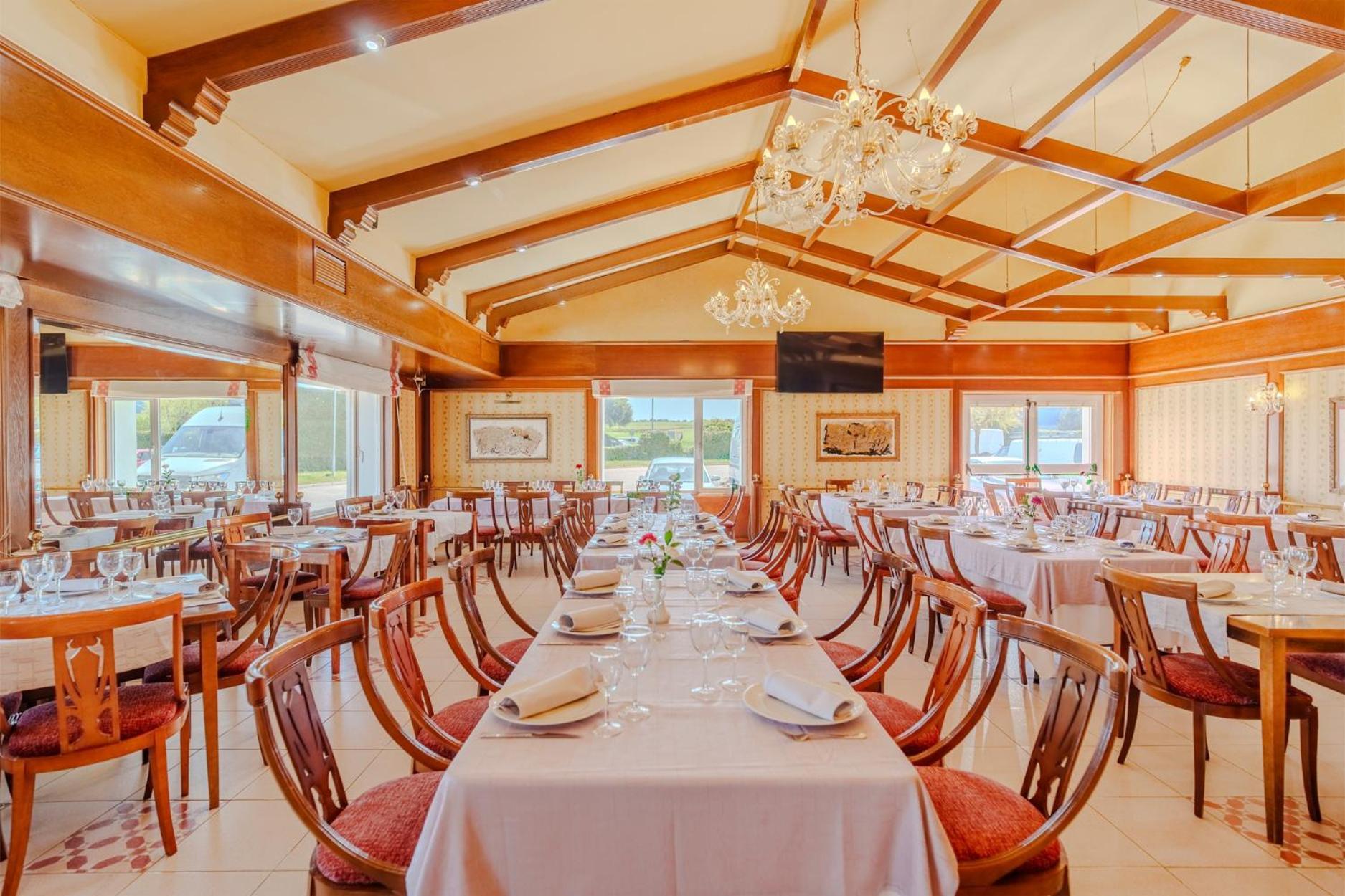 Hotel Rey Arturo Burgos Villagonzalo Pedernales Экстерьер фото
