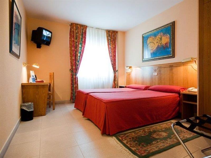 Hotel Rey Arturo Burgos Villagonzalo Pedernales Экстерьер фото