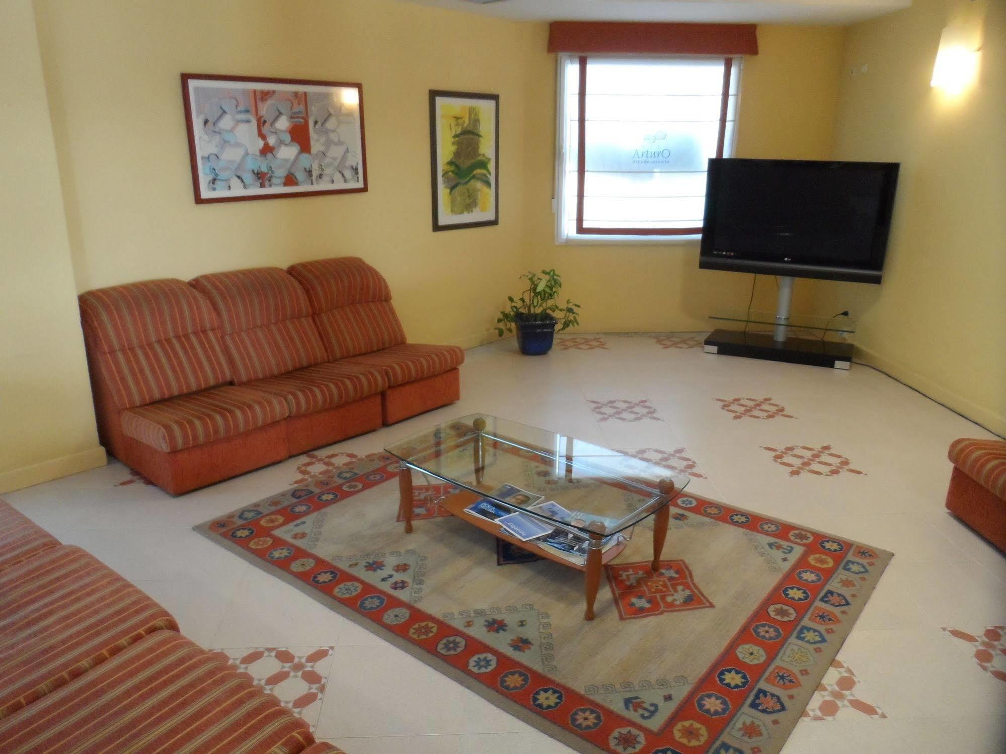 Hotel Rey Arturo Burgos Villagonzalo Pedernales Экстерьер фото